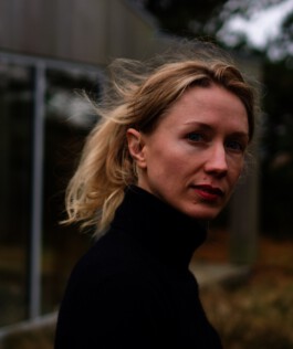 Lilli Berger Founder of VYVYT und farvel dem ersten virutellen 3D Erinnerungsraum