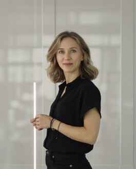 Lilli Berger Forscherin im Bereich Deathtech Lilli Berger Founder of VYVYT und farvel dem ersten virutellen 3D Erinnerungsraum