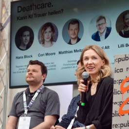 Lilli Berger spricht zum Thema Deathcare, Grieftech, Deathtech Lilli Berger Founder of VYVYT und farvel dem ersten virutellen 3D Erinnerungsraum
