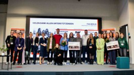 Gruppenfoto pitcht beim Halbfinale der Female Lilli Berger Founder of VYVYT und farvel dem ersten virutellen 3D Erinnerungsraum